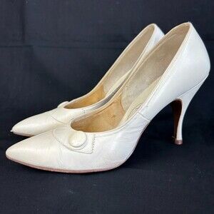 Vintage 60s White Leather Heels Pumps Wedding Shoes Pointed Toe Women's Size 7